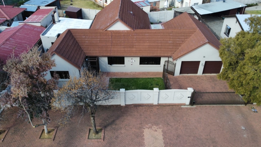 4 Bedroom Property for Sale in Park West Free State